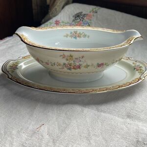 Vintage Noritake China gravy boat #4904 Dimity pattern.
